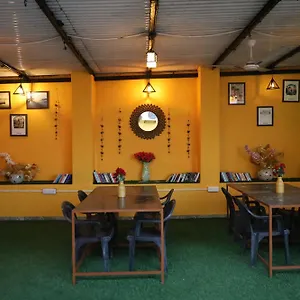  Hostel Alampat Nest By The India